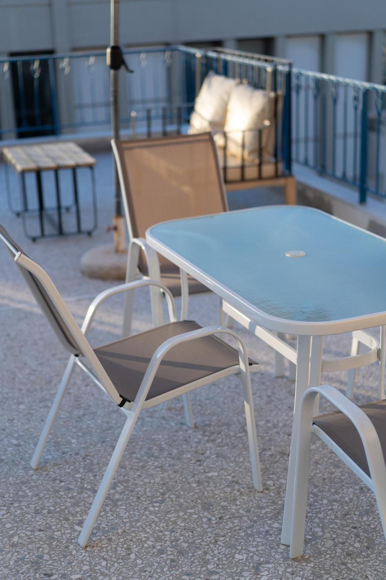 Central Mytilene City-View Apartment For 7 Exteriör bild